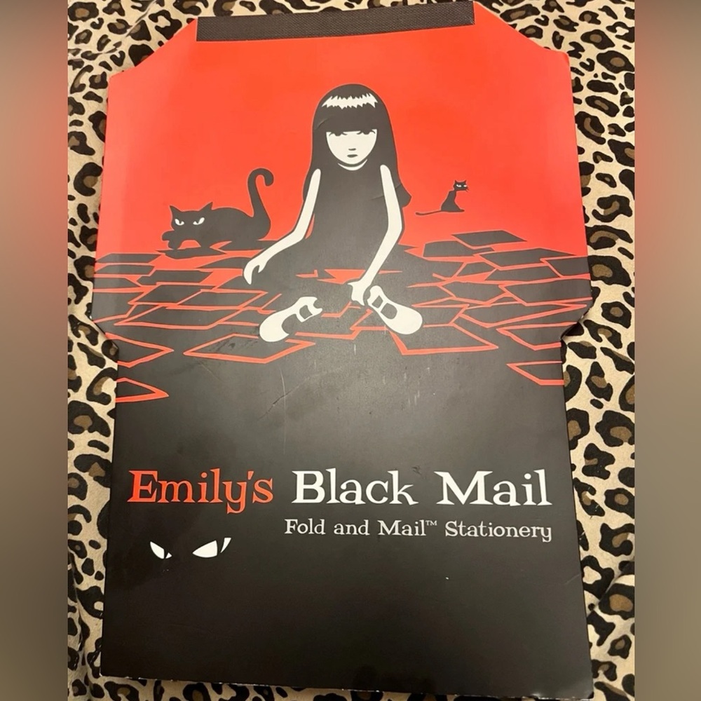 Rare 2001 Cosmic Debris Emily The Strange Black Mail Fold and Mail Stationery